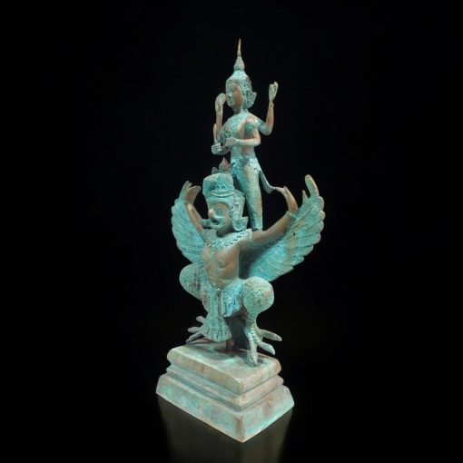 a statue of a man and a woman