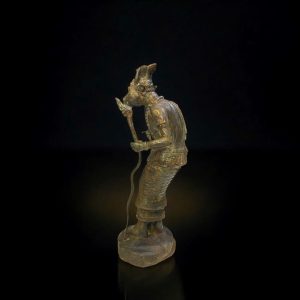 Tượng lư sĩ bằng đồng